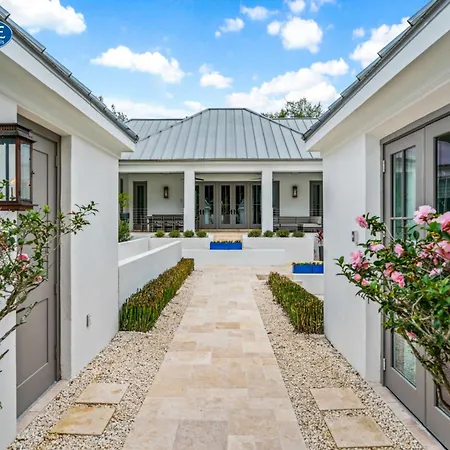 Upscale Beach Estate With Private Pool & Carriage House And Less Than 300 Yards From The Beach Home